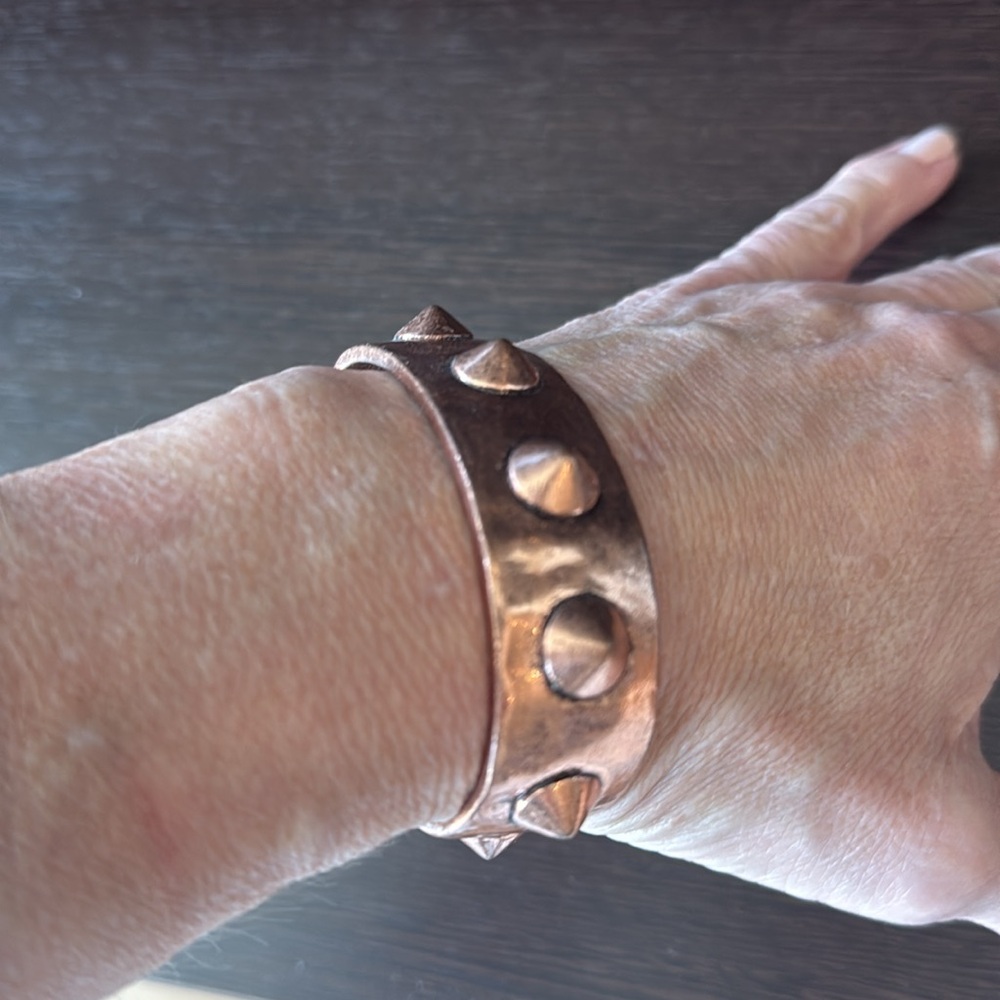 Cuff Bracelet - Picture 4 of 4